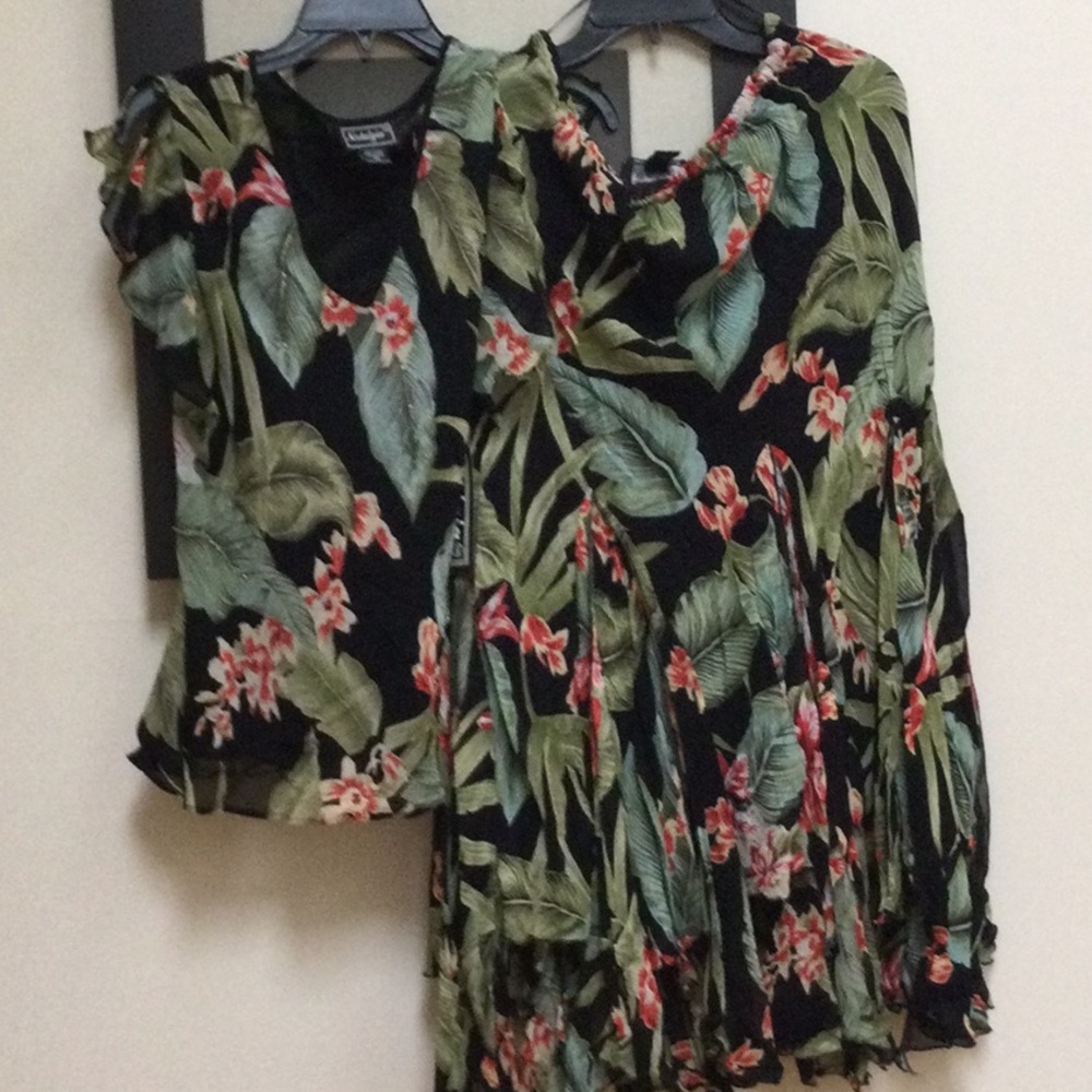 NWT Soft Flowing Nostalgia Blouse and Matching Skirt Sz M - Picture 1 of 8